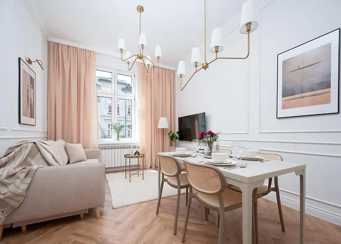 Discover s - 3 Rakowicka St - Classic s Near Main Station - Netflix